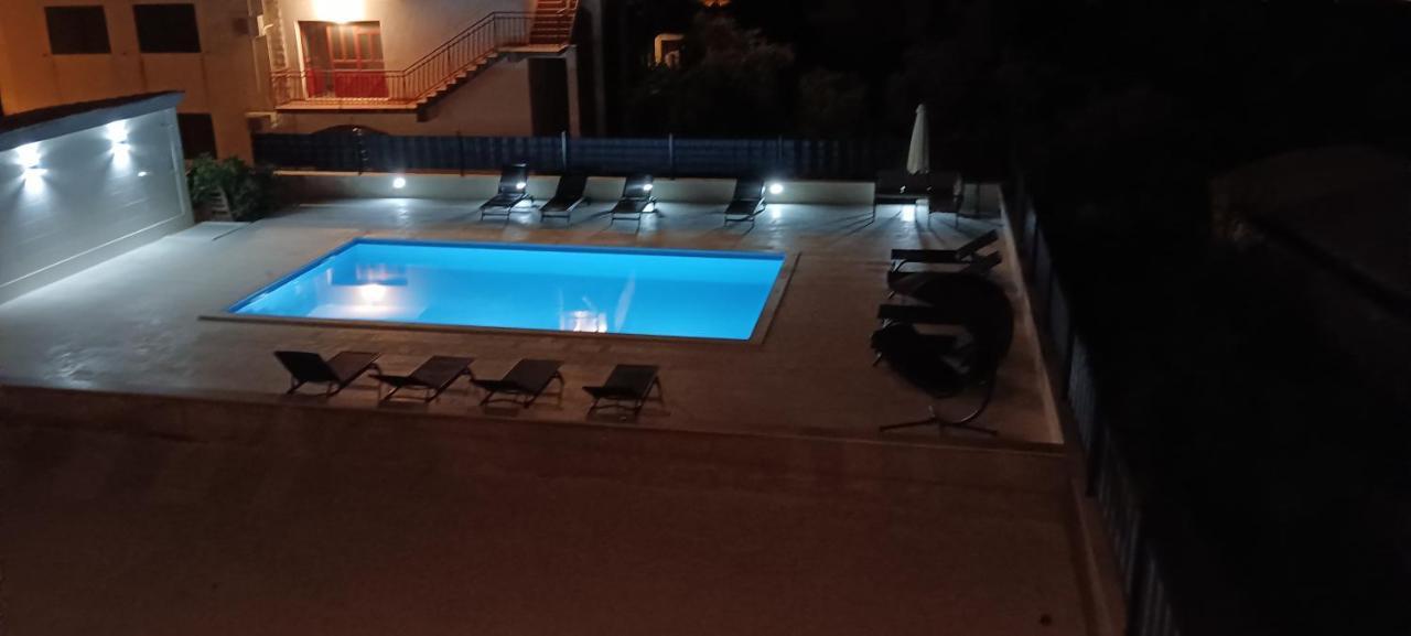 Apartmani Beran Seget Vranjica Exterior photo