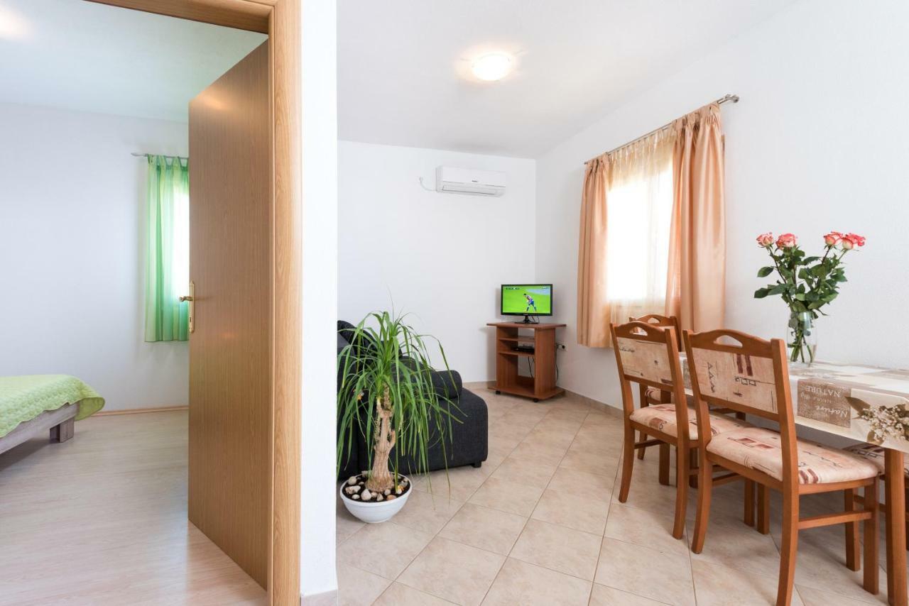 Apartmani Beran Seget Vranjica Exterior photo