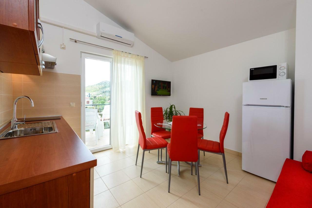 Apartmani Beran Seget Vranjica Exterior photo