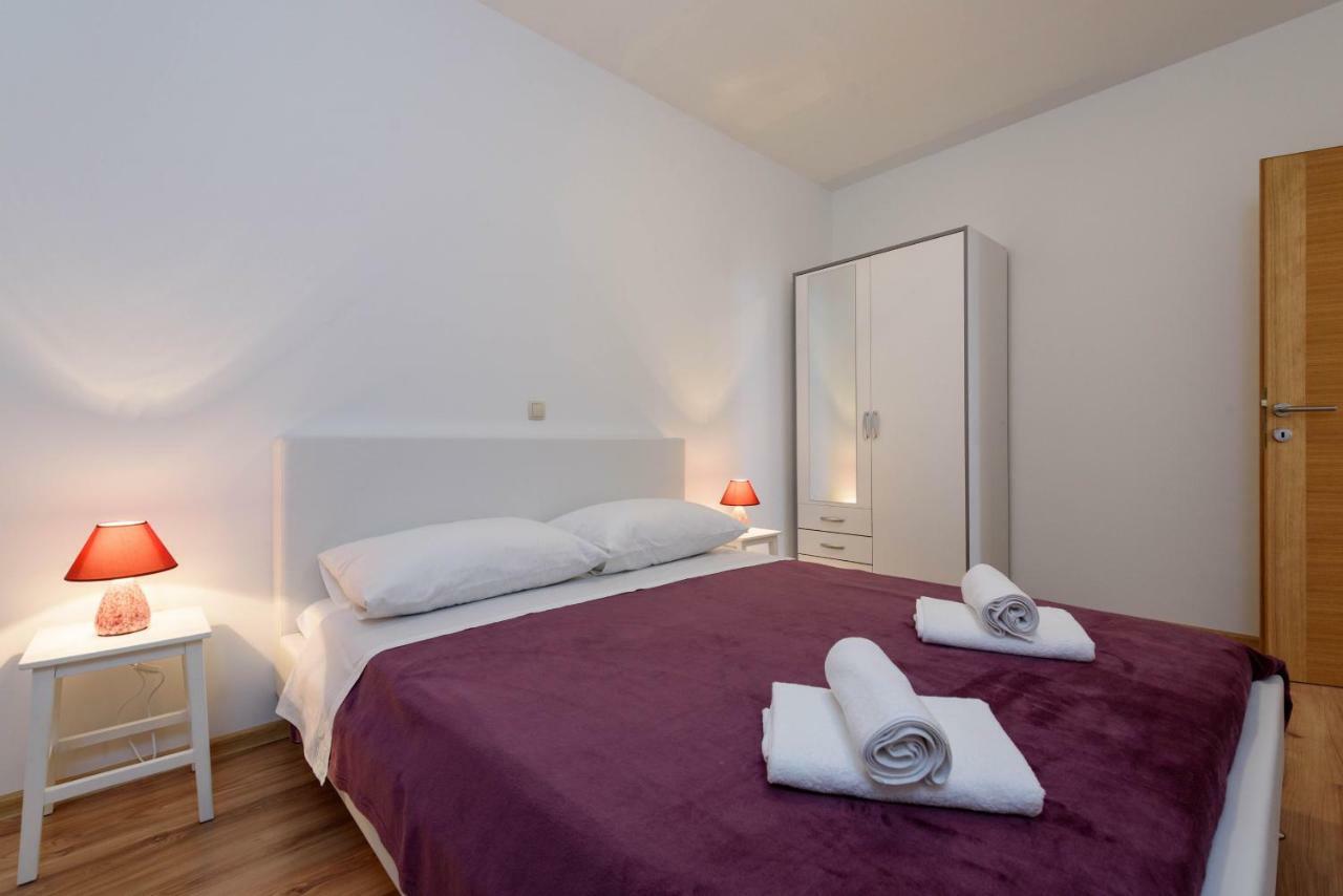Apartmani Beran Seget Vranjica Exterior photo