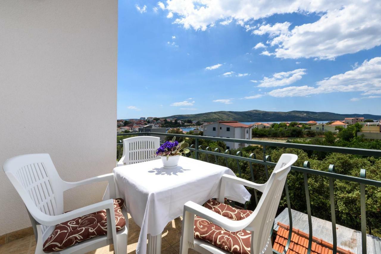 Apartmani Beran Seget Vranjica Exterior photo