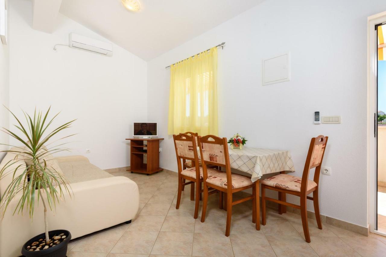 Apartmani Beran Seget Vranjica Exterior photo