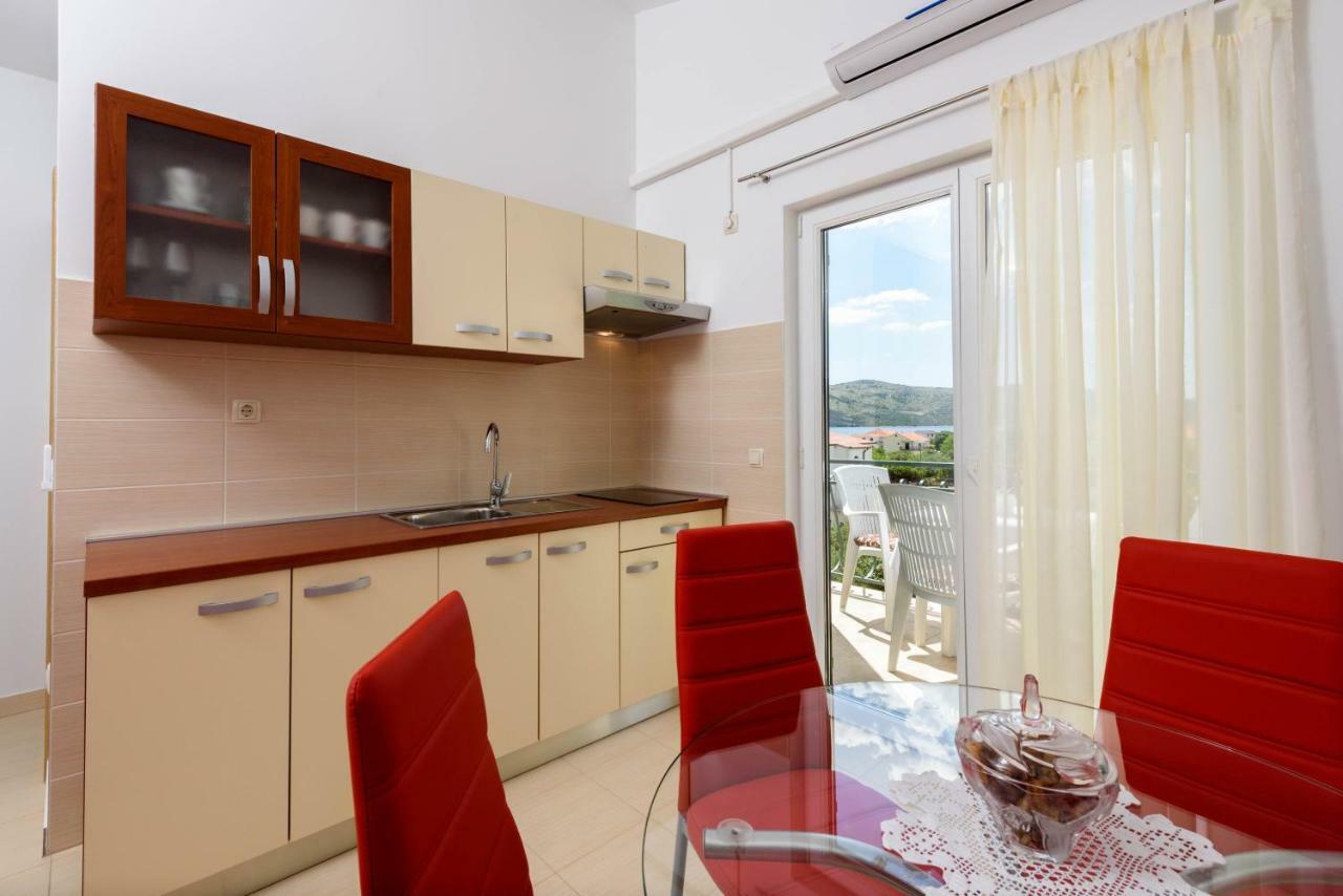Apartmani Beran Seget Vranjica Exterior photo