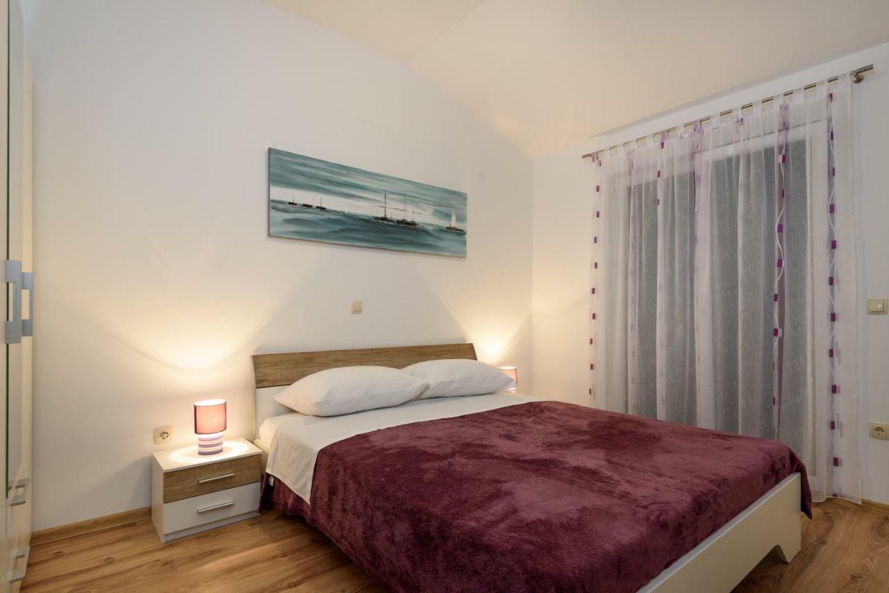 Apartmani Beran Seget Vranjica Exterior photo
