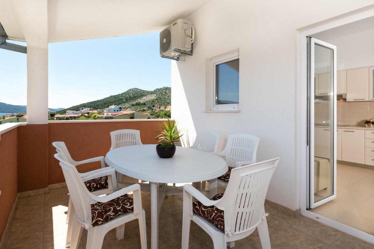Apartmani Beran Seget Vranjica Exterior photo