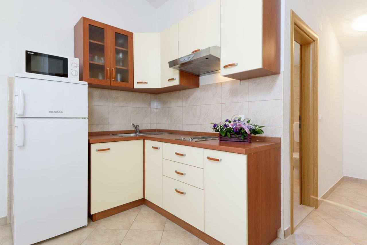 Apartmani Beran Seget Vranjica Exterior photo