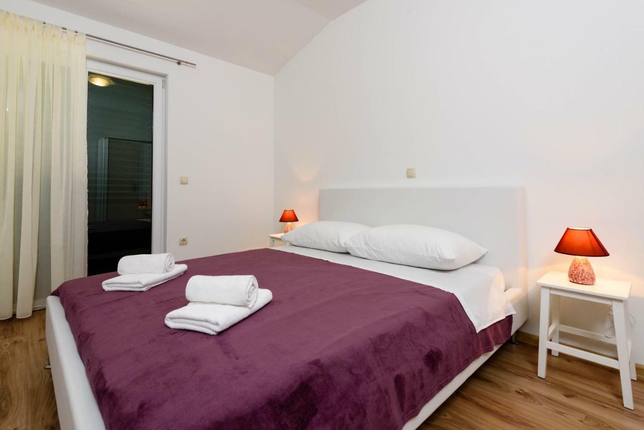 Apartmani Beran Seget Vranjica Exterior photo